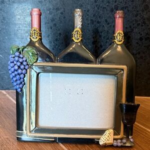 Gorgeous Wine Bottle Picture Frame w Grapes. Fits 3.5” x 4.5” photo.